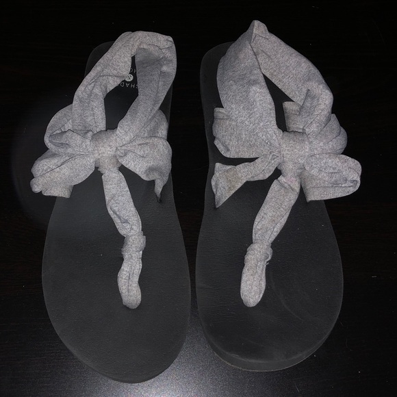 Black Flip Flops Gray Sling Back Stretch Material - Picture 2 of 7